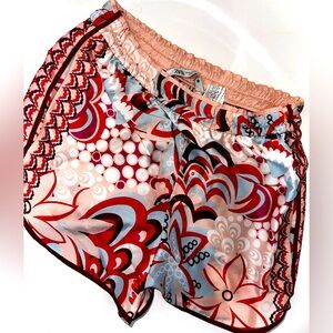 Zara Women's Vibrant Patterned Shorts - Red and Blue